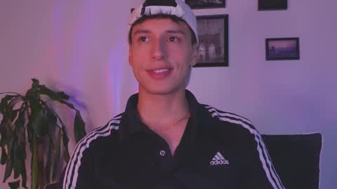 Snapshot of guy_twinks chatting on January 2026 06:51:02 AM Gabriel online show from January 2026 06:51:02 AM