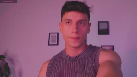 Snapshot of guy_twinks chatting on February 2026 05:06:02 AM Gabriel online show from February 2026 05:06:02 AM