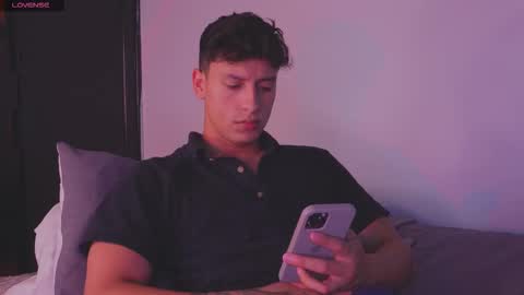 Snapshot of guy_twinks chatting on March 2026 07:05:01 AM Gabriel online show from March 2026 07:05:01 AM