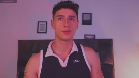 Snapshot of guy_twinks chatting on April 2026 05:16:01 AM Gabriel online show from April 2026 05:16:01 AM