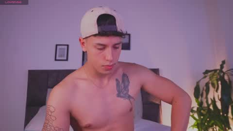 Snapshot of guy_twinks chatting on May 2026 07:27:02 AM Gabriel online show from May 2026 07:27:02 AM