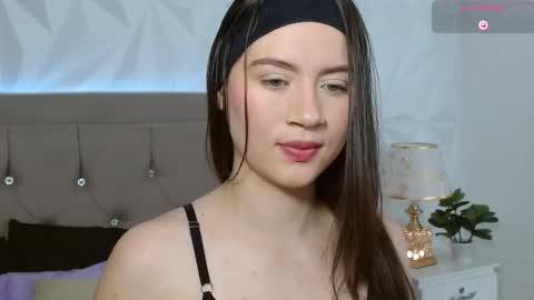 Gwen Drew online show from October 2025 01:01:02 PM