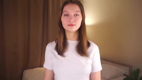 Molly online show from December 2025 05:02:01 AM