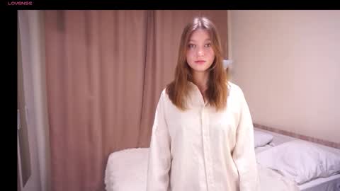 Molly online show from December 2025 05:36:02 AM