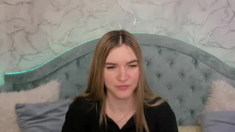 gwensmitt online show from May 2026 10:55:01 PM