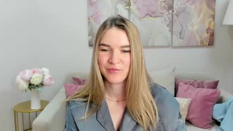 gwensmitt online show from June 2026 12:32:02 AM