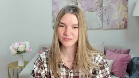 gwensmitt online show from June 2026 10:19:02 PM