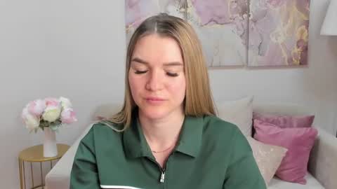 gwensmitt online show from June 2026 10:01:02 PM