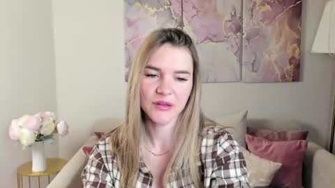 gwensmitt online show from June 2026 09:56:02 PM