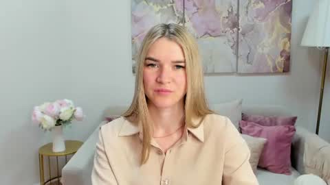 gwensmitt online show from July 2026 09:00:02 PM