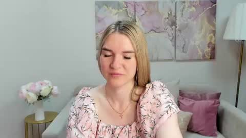 gwensmitt online show from July 2026 10:03:01 PM