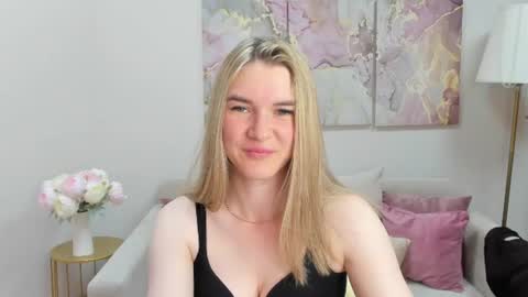 gwensmitt online show from July 2026 09:41:01 PM