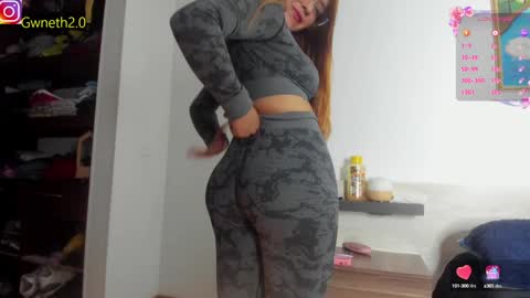 Snapshot of gwyneth_paltrow chatting on December 2024 04:23:02 AM online show from December 2024 04:23:02 AM