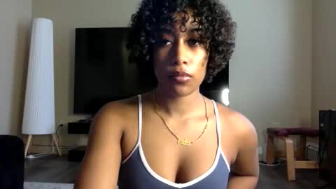 Snapshot of gyalxoxo chatting on February 2026 06:15:02 PM gyalxoxo online show from February 2026 06:15:02 PM