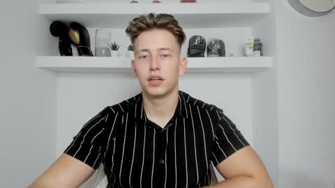 Oliver online show from December 2024 06:55:01 PM