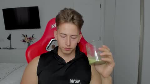 Oliver online show from October 2025 02:26:01 PM