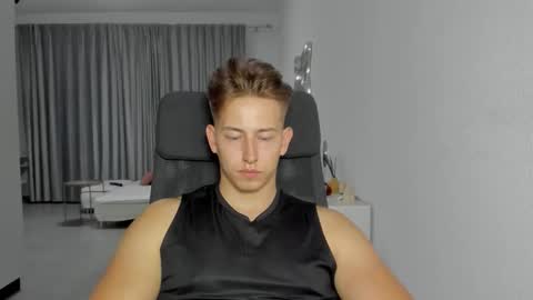 Oliver online show from October 2025 07:59:01 PM