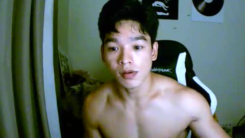 Snapshot of gymnasmenos chatting on April 2026 10:30:01 AM AJ online show from April 2026 10:30:01 AM