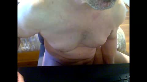 Snapshot of gymratt01 chatting on October 2025 05:17:01 PM gymratt01 online show from October 2025 05:17:01 PM