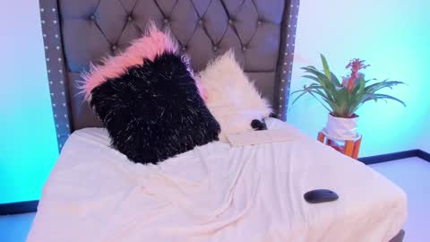 Snapshot of gypsie_velvett chatting on December 2024 12:19:02 AM Samy Velvet dayatorres 23 Followme online show from December 2024 12:19:02 AM