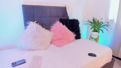 Snapshot of gypsie_velvett chatting on March 2025 07:17:01 PM Samy Velvet dayatorres 23 Followme online show from March 2025 07:17:01 PM