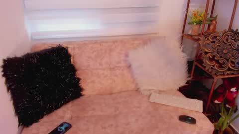 Snapshot of gypsie_velvett chatting on May 2026 08:27:02 PM Samy Velvet dayatorres 23 Followme online show from May 2026 08:27:02 PM