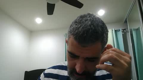 Snapshot of h0nest84 chatting on December 2024 06:54:02 AM h0nest84 online show from December 2024 06:54:02 AM