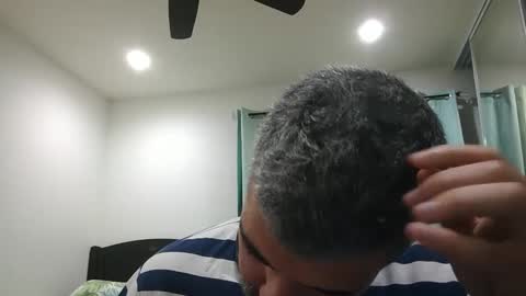 Snapshot of h0nest84 chatting on December 2024 04:18:02 AM h0nest84 online show from December 2024 04:18:02 AM