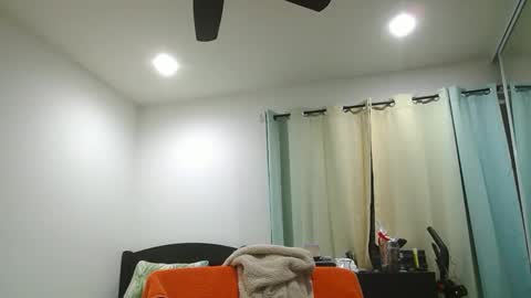 Snapshot of h0nest84 chatting on December 2024 07:45:02 AM h0nest84 online show from December 2024 07:45:02 AM