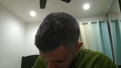 Snapshot of h0nest84 chatting on December 2024 06:24:02 AM h0nest84 online show from December 2024 06:24:02 AM