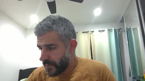 Snapshot of h0nest84 chatting on November 2025 05:52:02 AM h0nest84 online show from November 2025 05:52:02 AM