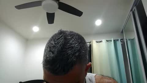 Snapshot of h0nest84 chatting on November 2025 02:43:02 AM h0nest84 online show from November 2025 02:43:02 AM