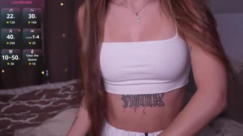 Snapshot of hadleynichols chatting on May 2026 01:55:01 AM Hi Im Rebecca Glad to see you in my room PVT is open online show from May 2026 01:55:01 AM