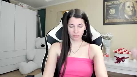 Snapshot of hailey_beauty chatting on December 2024 09:43:02 PM Sk pe Anya388109 online show from December 2024 09:43:02 PM