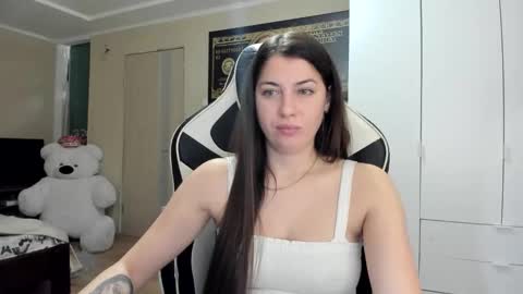 Snapshot of hailey_beauty chatting on October 2025 07:24:02 PM Sk pe Anya388109 online show from October 2025 07:24:02 PM