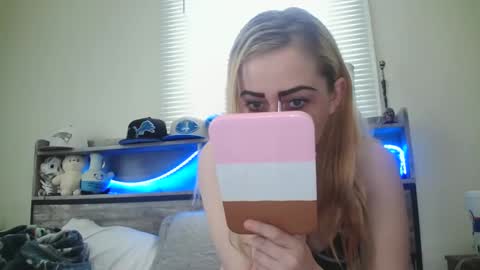 Hailey and d online show from February 2025 07:52:02 PM