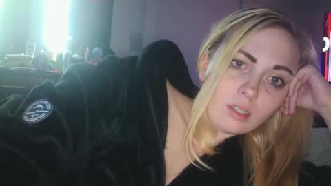 Hailey and d online show from February 2025 05:59:02 AM