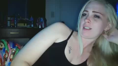 Hailey and d online show from October 2025 07:42:02 AM