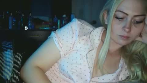 Hailey and d online show from November 2025 05:18:02 AM