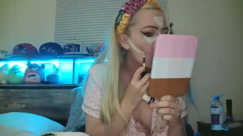 Snapshot of haileyakuma69 chatting on November 2025 12:22:02 AM Hailey and d online show from November 2025 12:22:02 AM