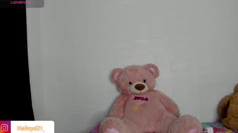 Snapshot of haileyduke chatting on April 2026 12:47:01 AM Hailey online show from April 2026 12:47:01 AM
