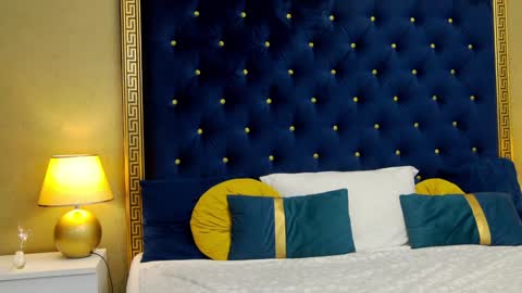 Snapshot of haileymoon85 chatting on December 2024 10:38:02 AM Hailey online show from December 2024 10:38:02 AM