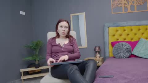 Snapshot of haileymoon85 chatting on January 2025 04:27:01 AM Hailey online show from January 2025 04:27:01 AM