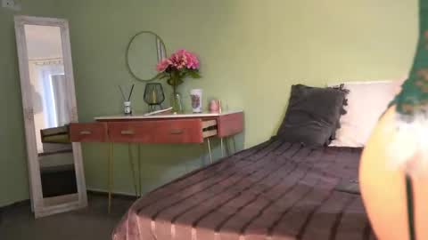 Snapshot of haileymoon85 chatting on February 2025 08:19:02 AM Hailey online show from February 2025 08:19:02 AM