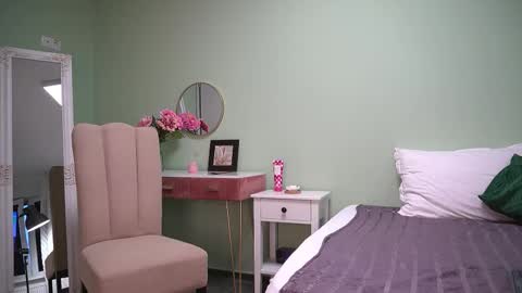 Snapshot of haileymoon85 chatting on September 2025 03:50:01 AM Hailey online show from September 2025 03:50:01 AM