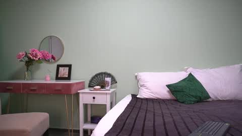 Snapshot of haileymoon85 chatting on September 2025 03:08:02 AM Hailey online show from September 2025 03:08:02 AM