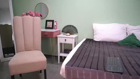 Snapshot of haileymoon85 chatting on September 2025 03:11:01 AM Hailey online show from September 2025 03:11:01 AM