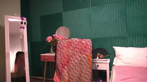 Snapshot of haileymoon85 chatting on November 2025 04:11:02 AM Hailey online show from November 2025 04:11:02 AM