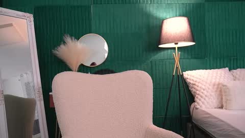 Hailey online show from November 2025 04:33:02 AM