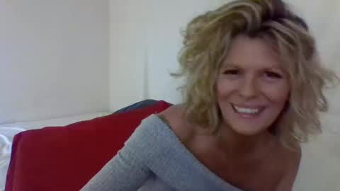 Hailey online show from December 2024 03:32:01 AM